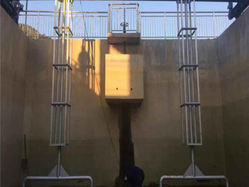 行車式抬耙刮泥機